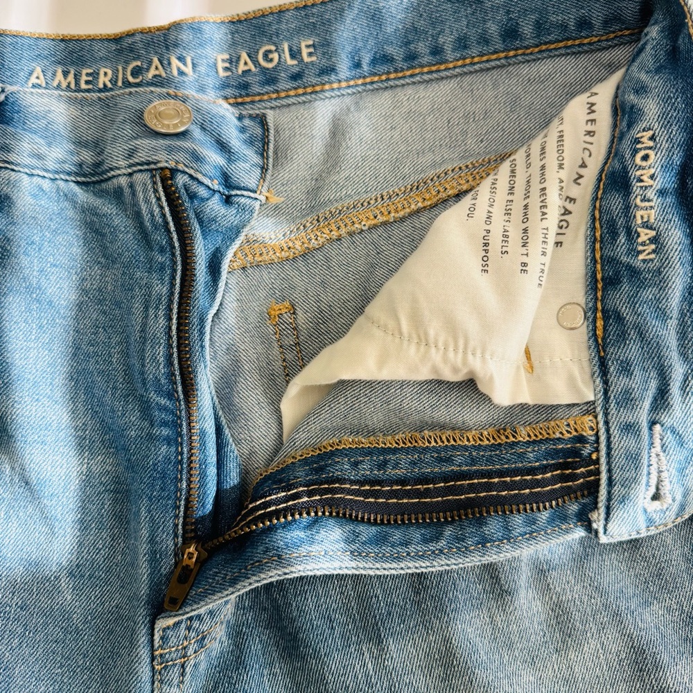 American Eagle Mom Jean Size 8 Regular Distressed Ripped Knees - Picture 6 of 16